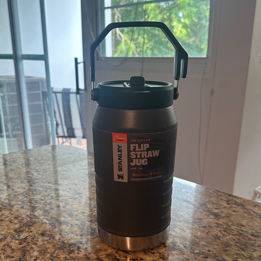 Stanley Black IceFlow Flip Straw Jug